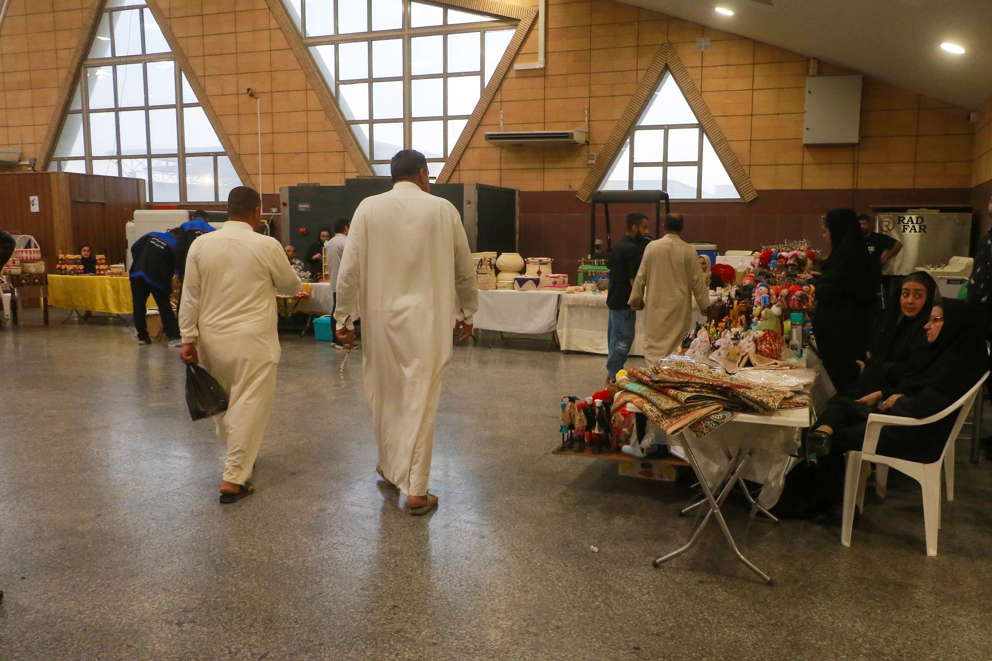برپایی نمایشگاه صنایع دستی و هنری در پایانه مرزی شلمچه