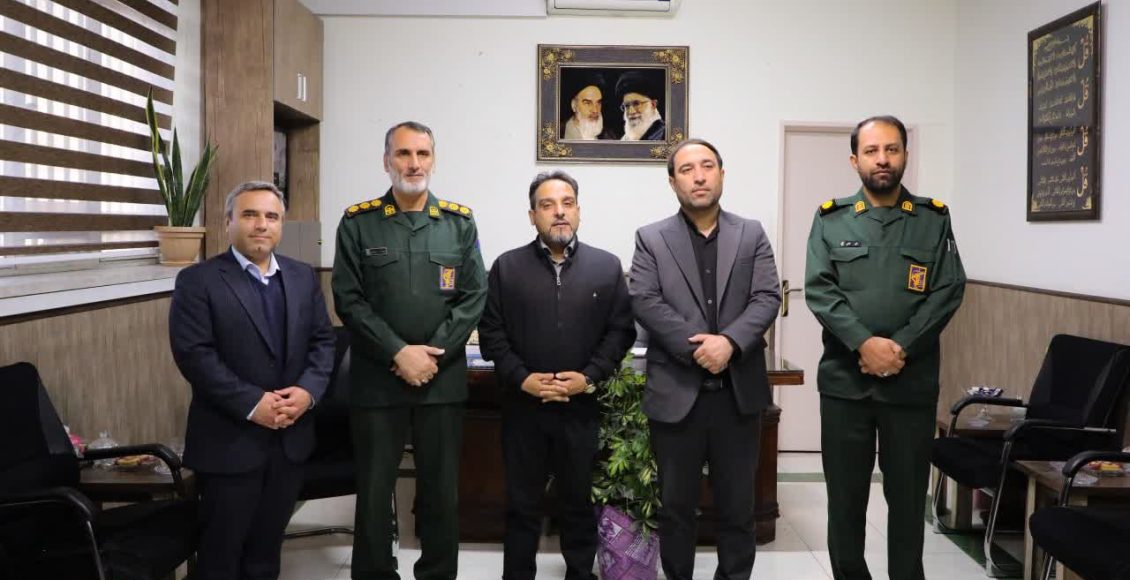 دیدار مدیران هلدینگ پترو پالایش اصفهان با فرمانده ناحیه مقاومت شهرستان شاهین شهر و میمه به مناسبت هفته بسیج