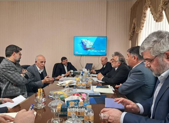 توافق ساخت ۴ شناور کانتینربر بین شرکت کشتیرانی و شرکت ایزوایکو