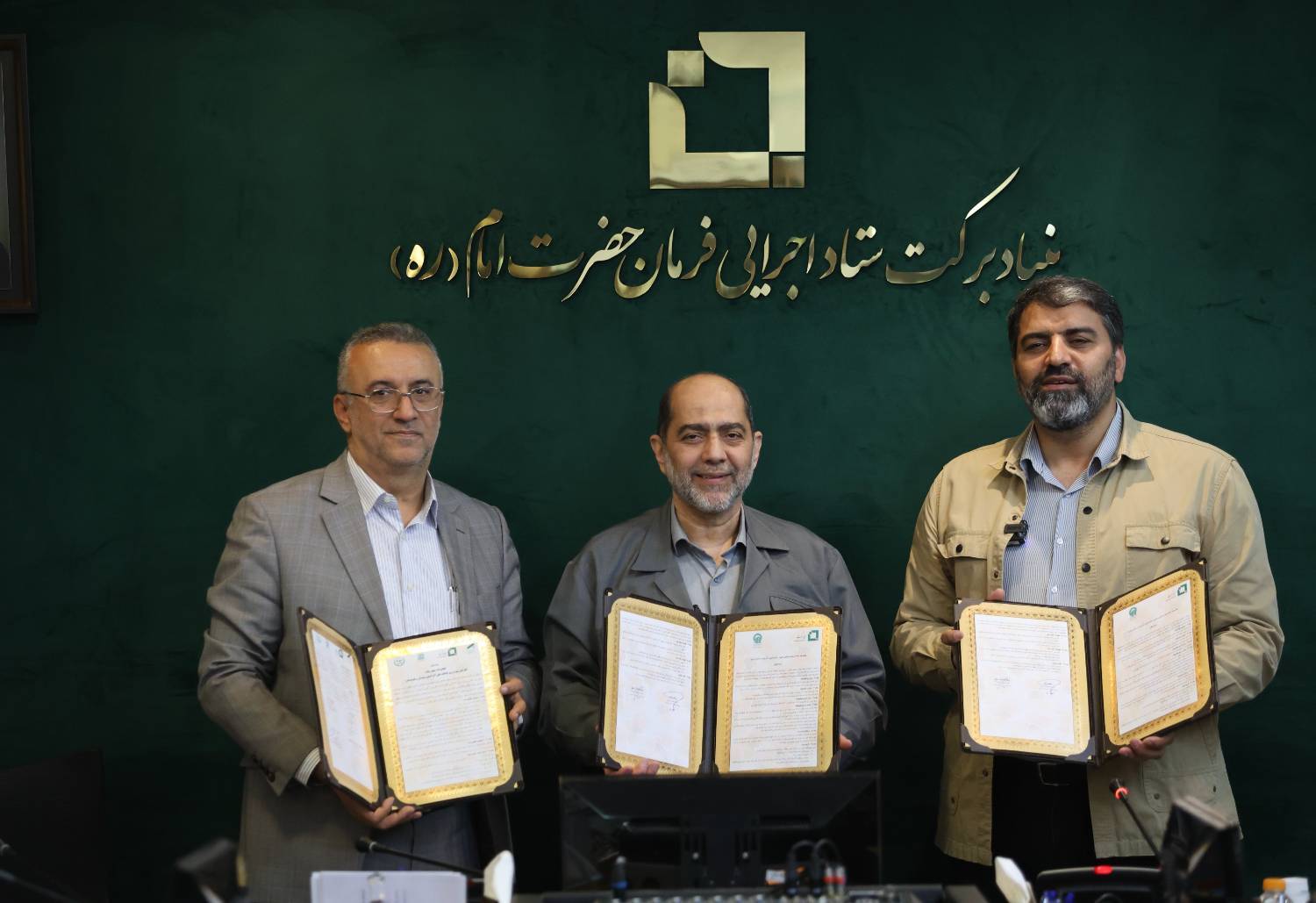 تاکید معا تفاهم‌نامه ۳۶۰ میلیارد تومانی بنیاد برکت برای اشتغال‌زایی و اعزام زائران مناطق محروم به مشهد مقدس