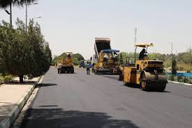 اجرای عملیات دو هزار و 550 تنی آسفالت ریزی در مسیرهای منتهی به حرم امام خمینی (ره)