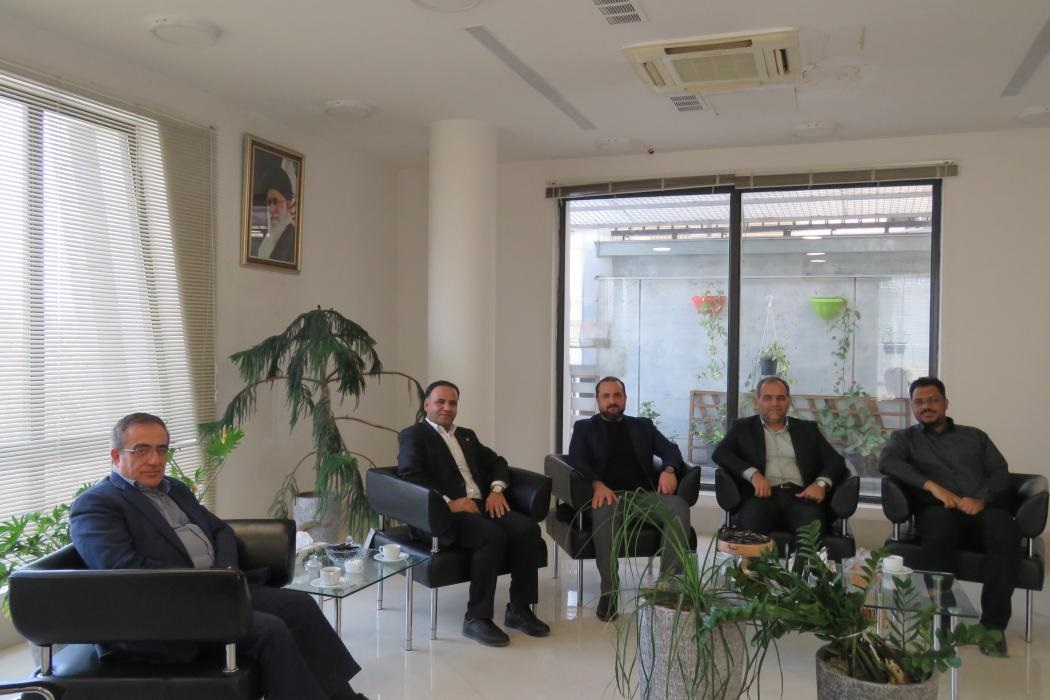 سرپرست معاونت حقوقی و وصول مطالبات بانک صنعت و معدن از مدیریت استانی این بانک بازدید کرد
