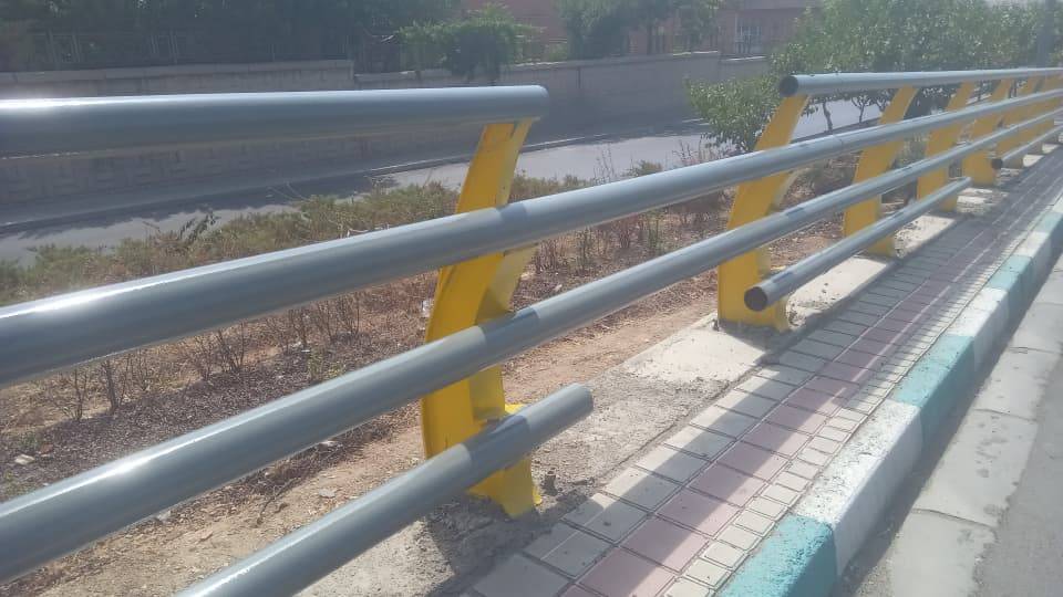 رنگ‌آمیزی ۴۵۰۰ متر هندریل در بزرگراه شهید زین‌الدین