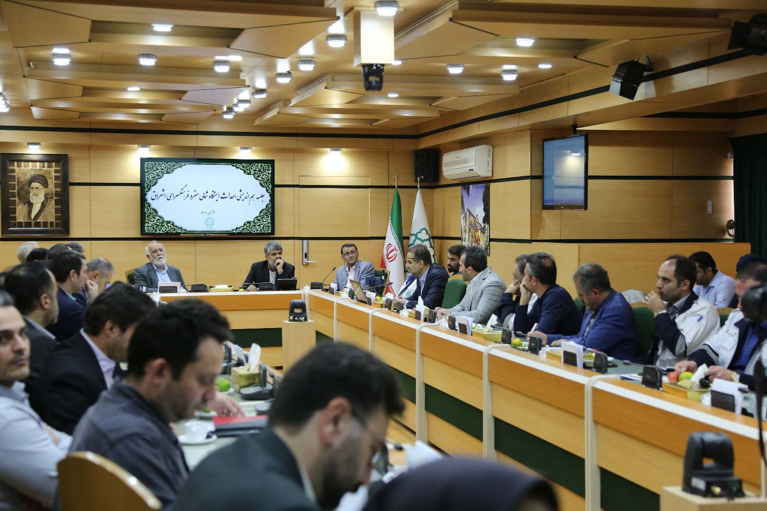 نشست هماندیشی تعیین تکلیف ایستگاه شمالی مترو فرهنگسرای اشراق/ شهردار منطقه ۴ بر ضرورت رفع گره های ترافیکی شمال شرق پایتخت تأکید کرد