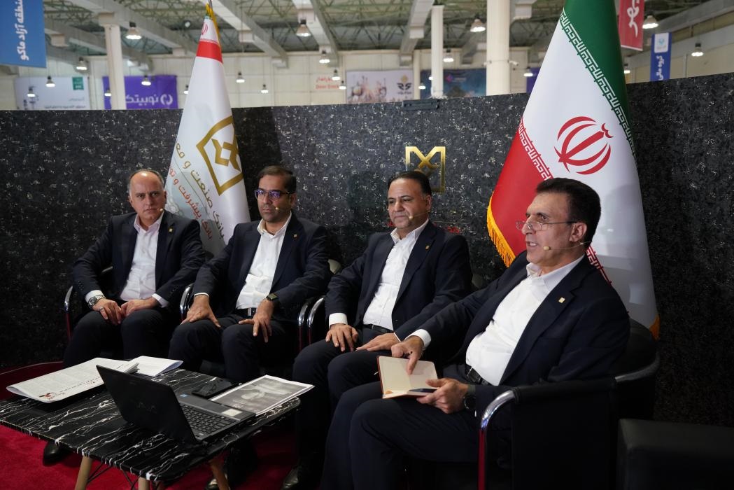 بررسی چالشهای پیشروی شعب در ارائه خدمات بانكی، اعتباری و وصول مطالبات