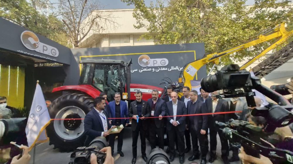 گام راهبردی چادرملو در صیانت و نگهداشت نیروگاههای خورشیدی با ساخت نخستین دستگاه سولارواشِ تماماً بومی در ایران