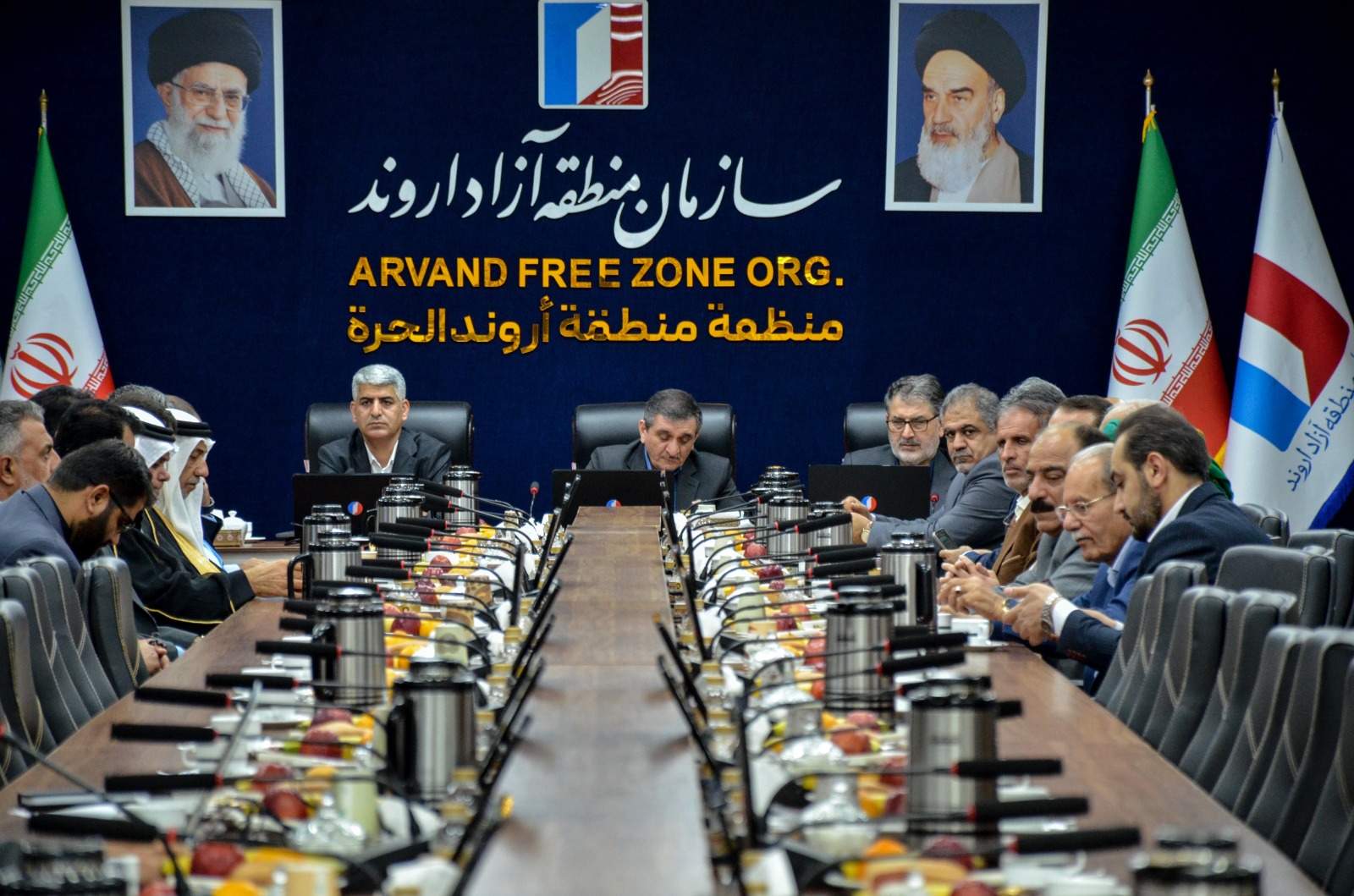 نشست مدیرعامل سازمان منطقه آزاد اروند با معتمدین محلی؛ آغاز فصل تازه‌ای از هم‌افزایی اجتماعی و اقتصادی در اروند