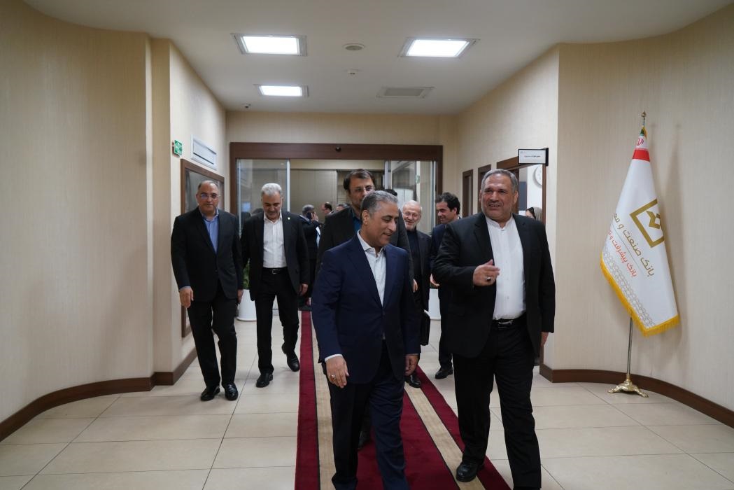 رئیس کمیسیون اقتصادی مجلس: بانک صنعت و معدن موتور محرک تولید و توسعه زیرساخت های کشور است