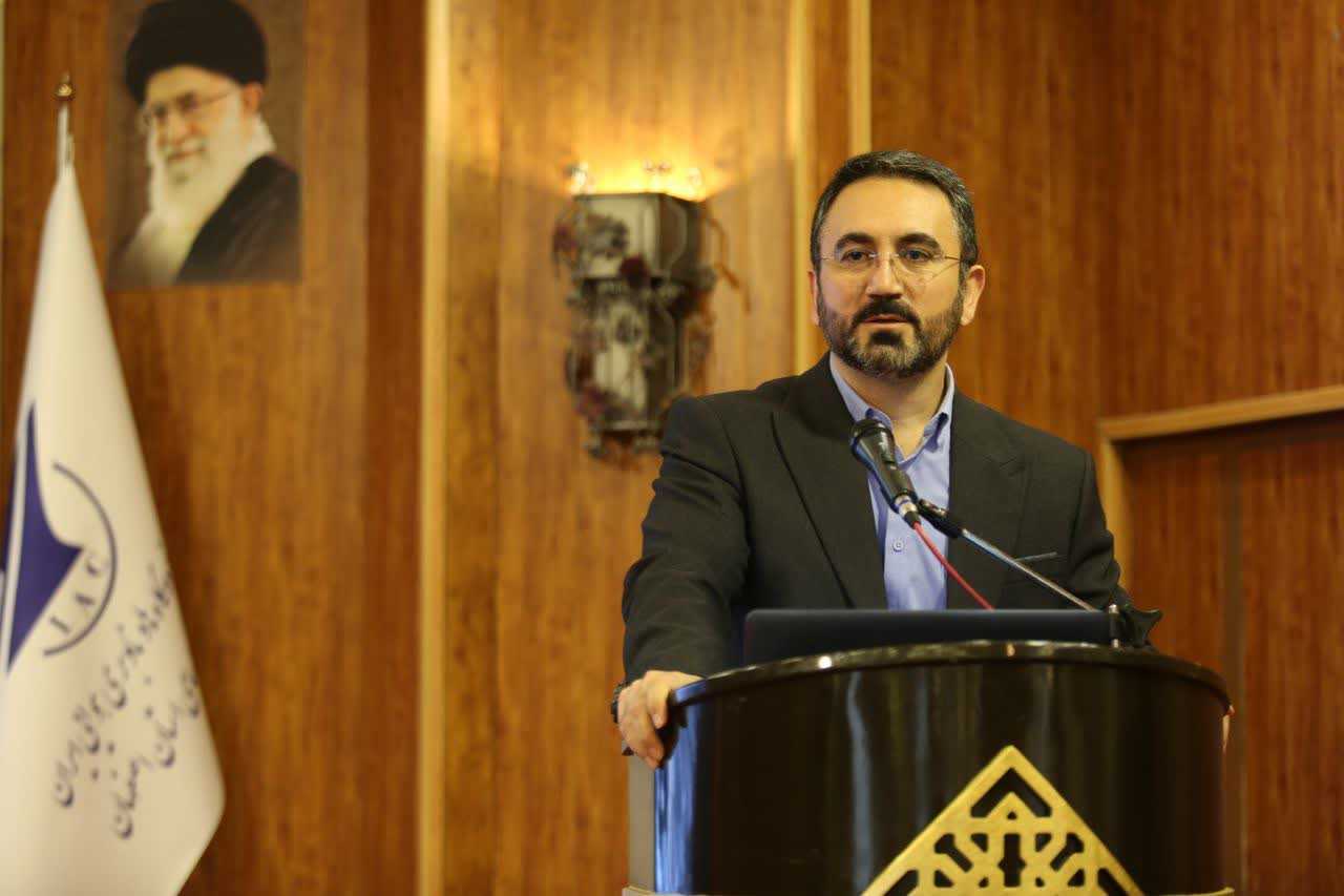 تاکيد پورآذري بر تقويت درآمدهاي پايدار