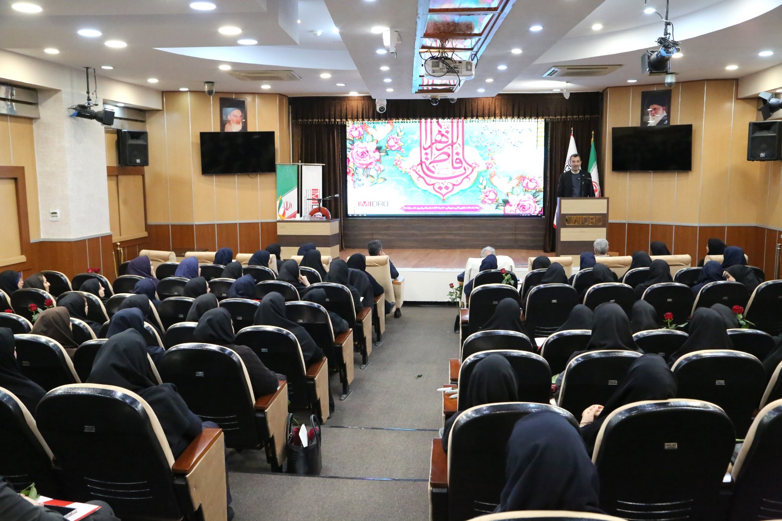 امروز شاهد نقشآفرینی بانوان در حوزه های تخصصی معدن هستیم/ انتخاب سمت ها در ایمیدرو برپایه شایسته سالاری است