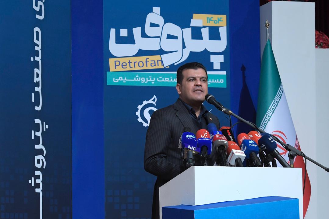 هلدینگ خلیجفارس تنها یک تولیدکننده نیست، بلکه محرک توسعه فناوری کشور است/ پیام پتروفن ۱۴۰۴ این است که نوآوری دیگر یک انتخاب لوکس نیست، بقای صنعتی است