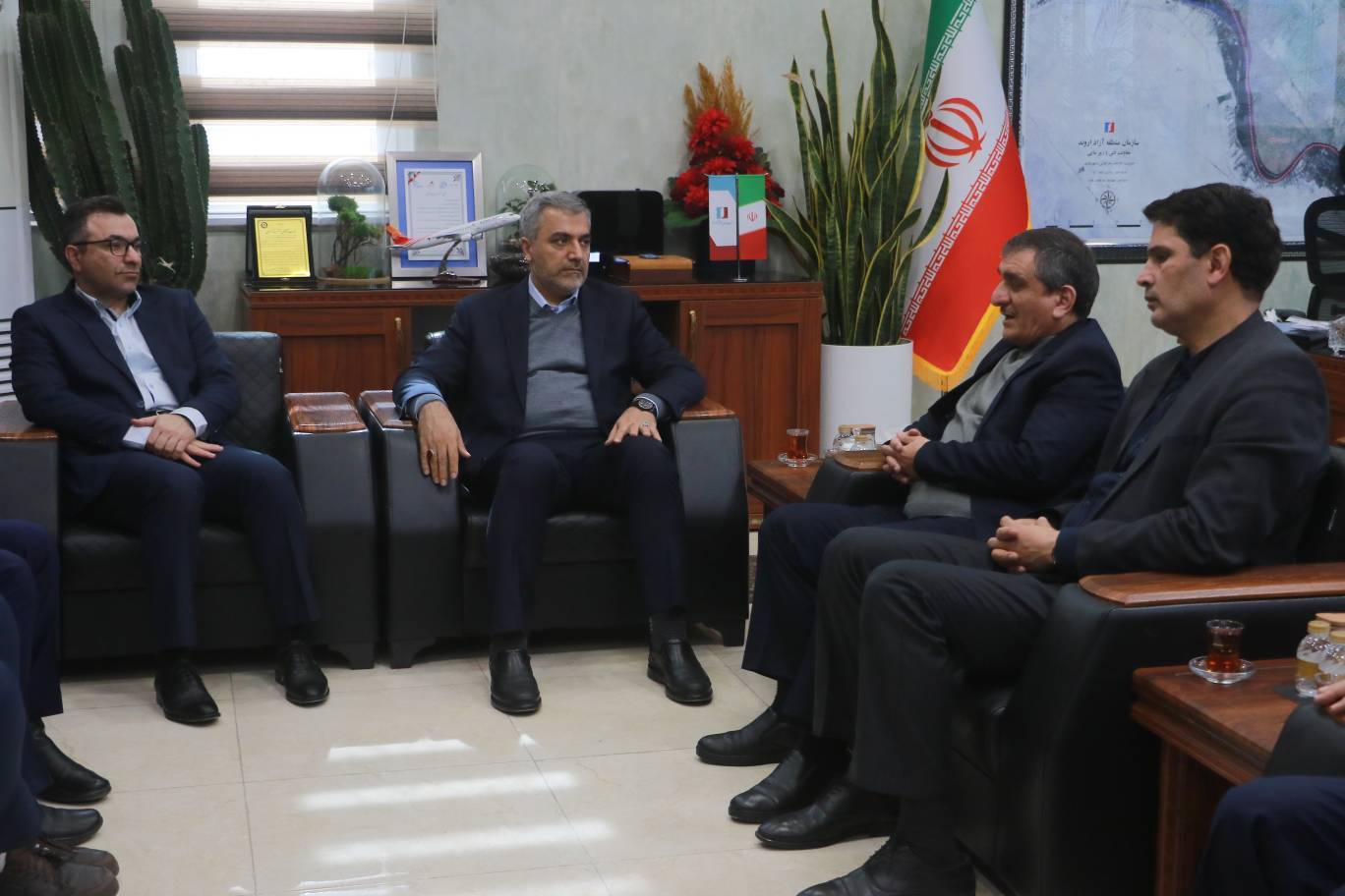 نشست بررسی و ساماندهی وضعیت شهری در منطقه آزاد اروند نشست بررسی و ساماندهی وضعیت شهری در منطقه آزاد اروند