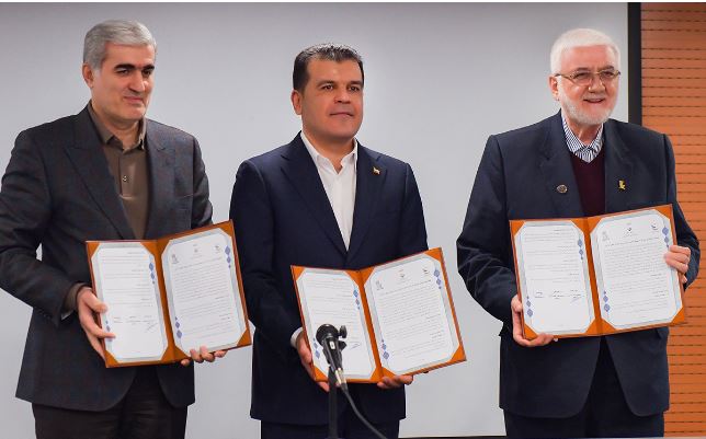 نقشآفرینی بانک پاسارگاد در توسعه زنجیره ارزش صنعت پرورش ماهی در قفس با امضای تفاهمنامه سهجانبه ملی