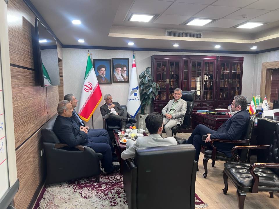 تبیین برنامههای احیا و بازآفرینی بانک سرمایه در دیدار دکتر اسلامیان با یکی از نمایندگان مجلس