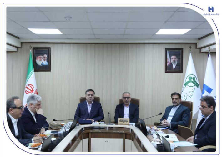 اعطای ۳۶۰ هزار فقره تسهیلات به بازنشستهها در پی امضای تفاهمنامه بانک صادرات ایران و صندوق بازنشستگی کشوری/ قربان اسکندری: حمایت از بازنشستهها در اولویت قرار دارد