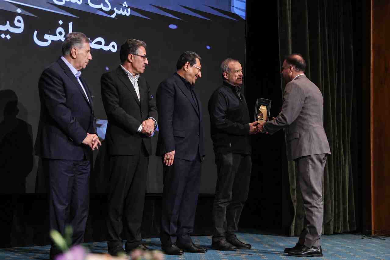 تقدیر رئیسجمهور از مدیرعامل شرکت ملی صنایع مس ایران