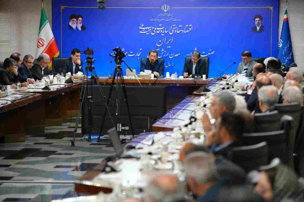 مطالبات تولیدکنندگان با اولویت در هیأت دولت پیگیری می‌شود