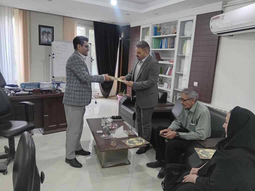 نشست مشترک بیمه دی استان کردستان با بازنشستگان کشوری